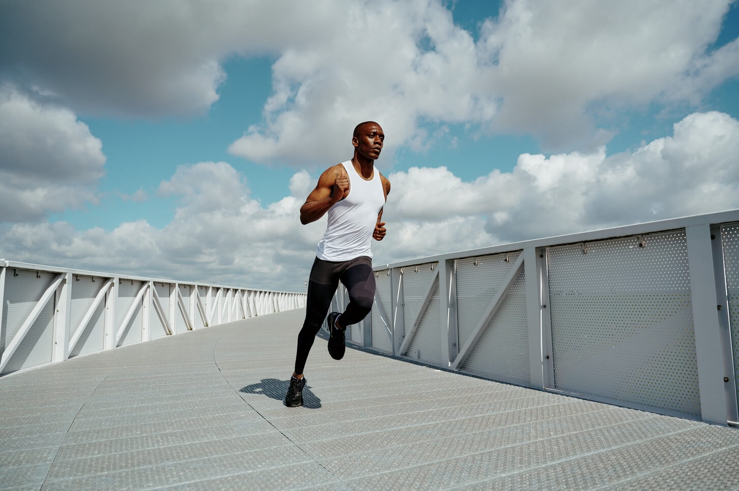 Shin splints u biegaczy – profilaktyka, kompresja, fizjoterapia