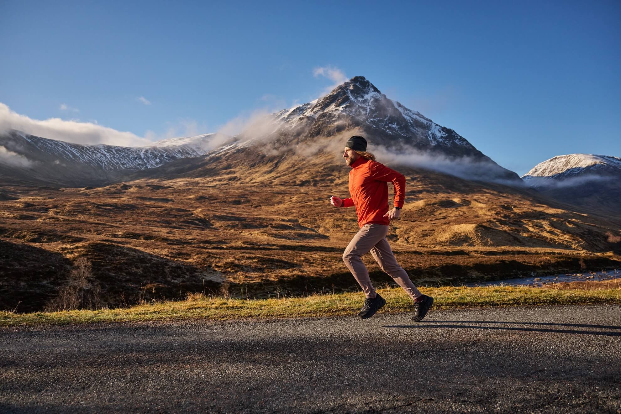 Jak ubrać się na zimowe biegi – warstwowy strój z odzieżą CEP